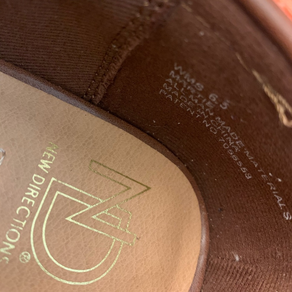 New Directions Slip-on Shoes - Size 6.5 - Picture 2 of 3